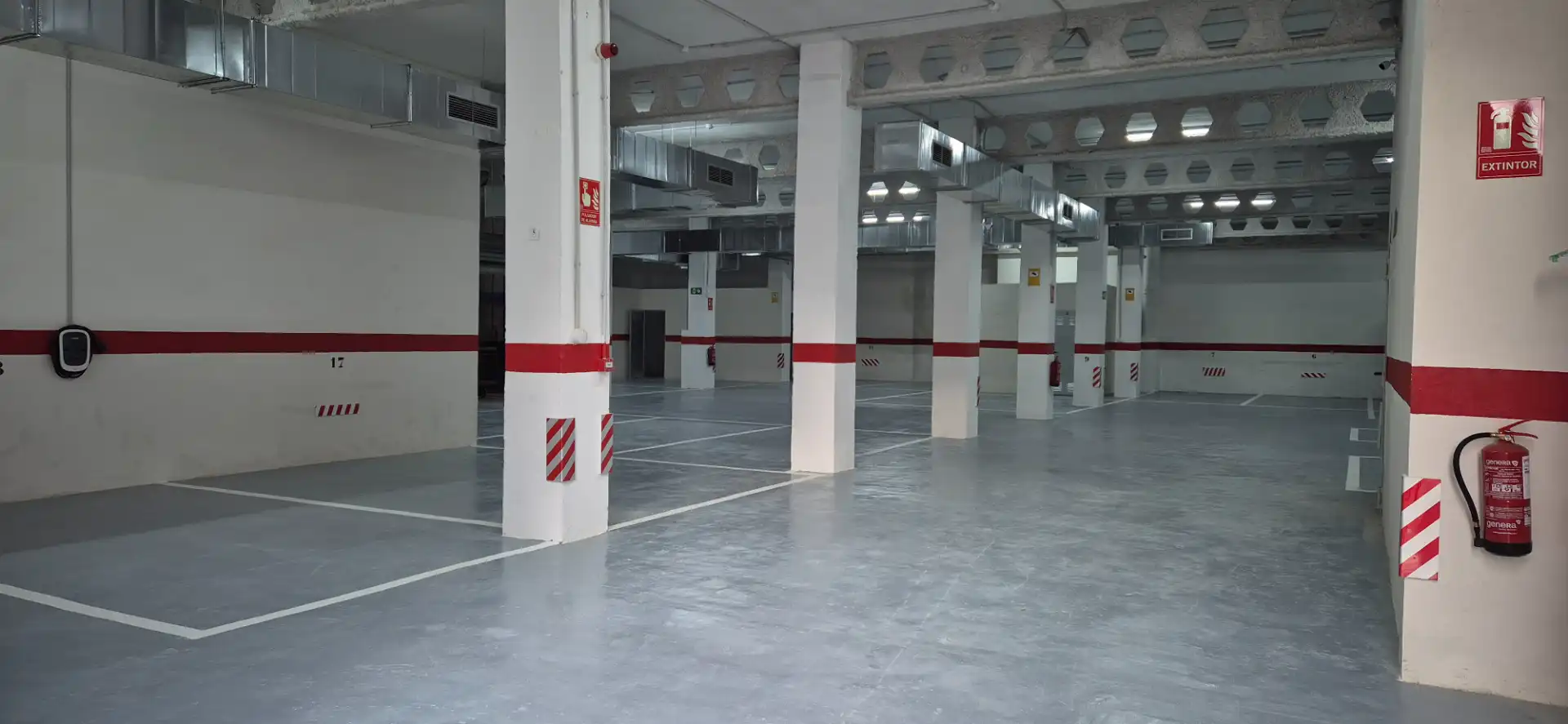 Parking of Garage for rent in Alfafar