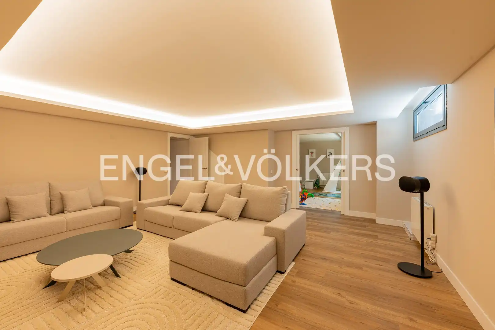 Sala de estar de Casa o chalet en venta en Las Rozas de Madrid con Aire acondicionado, Calefacción y Jardín privado