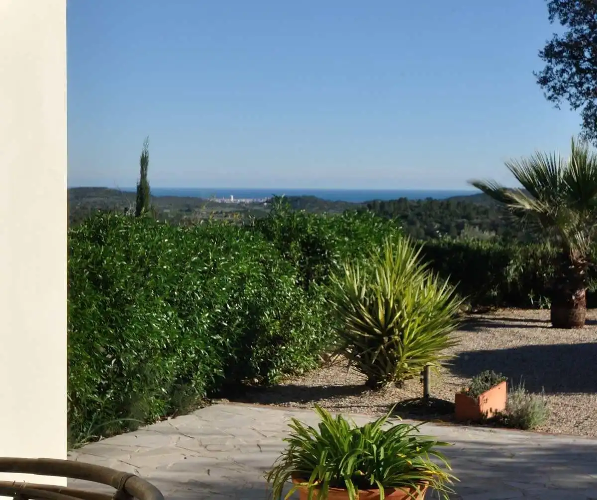 Jardí de Casa o xalet en venda en Cervera del Maestre amb Aire condicionat, Calefacció i Jardí privat