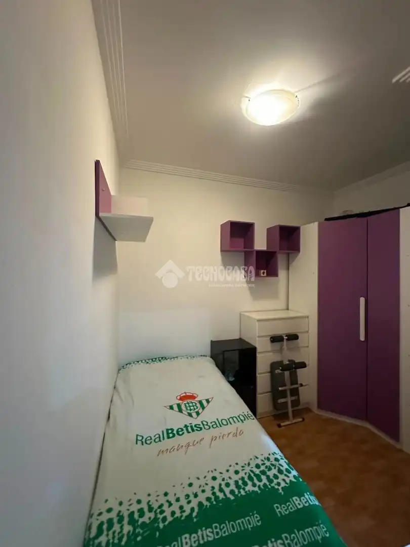 Habitación de Piso en venta en Sevilla con Amueblado