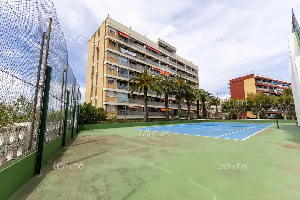 Vista exterior de Apartamento en venta en La Pobla de Farnals con Terraza, Amueblado y Piscina comunitaria