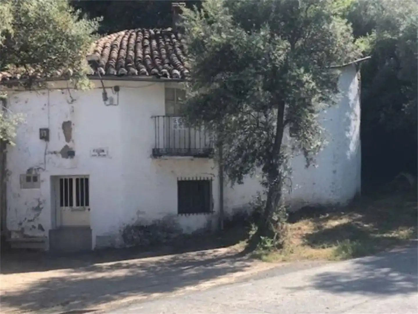 Außenansicht von Country house zum Verkauf in Ladrillar mit Balkon