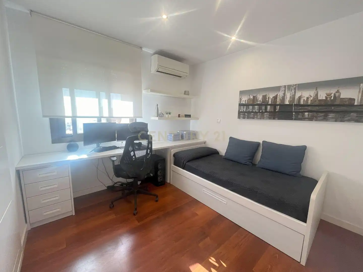 Bedroom of Flat for rent in Málaga  with Air Conditioner, Oven and Washing machine