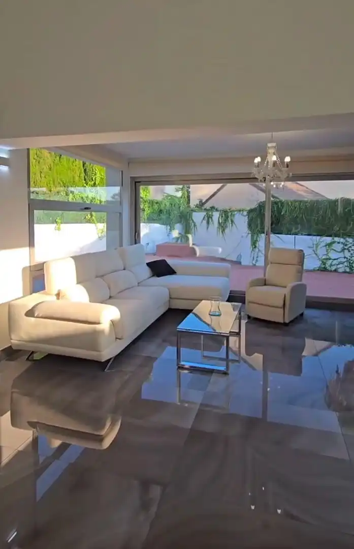 Sala d'estar de Casa o xalet de lloguer en Paterna amb Jardí privat, Terrassa i Traster