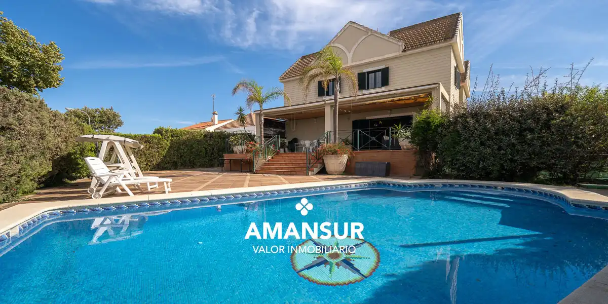 Exterior view of Houses for sale in Punta Umbría  with Heating, Terrace and Swimming Pool
