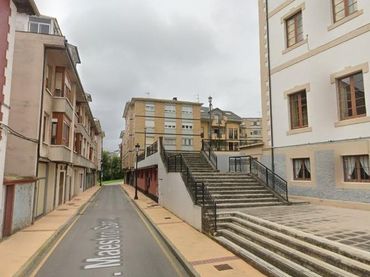 Locale commerciale in vendita a Calle Maestro Sama