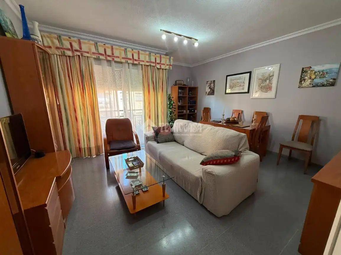 Sala de estar de Piso en venta en Sevilla con Trastero y Balcón