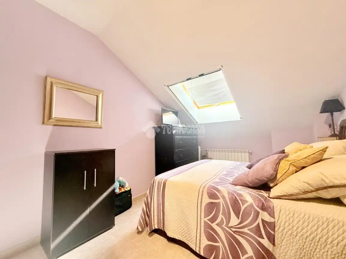 Bedroom of Flat for sale in Alovera  with Air Conditioner, Furnished and Balcony