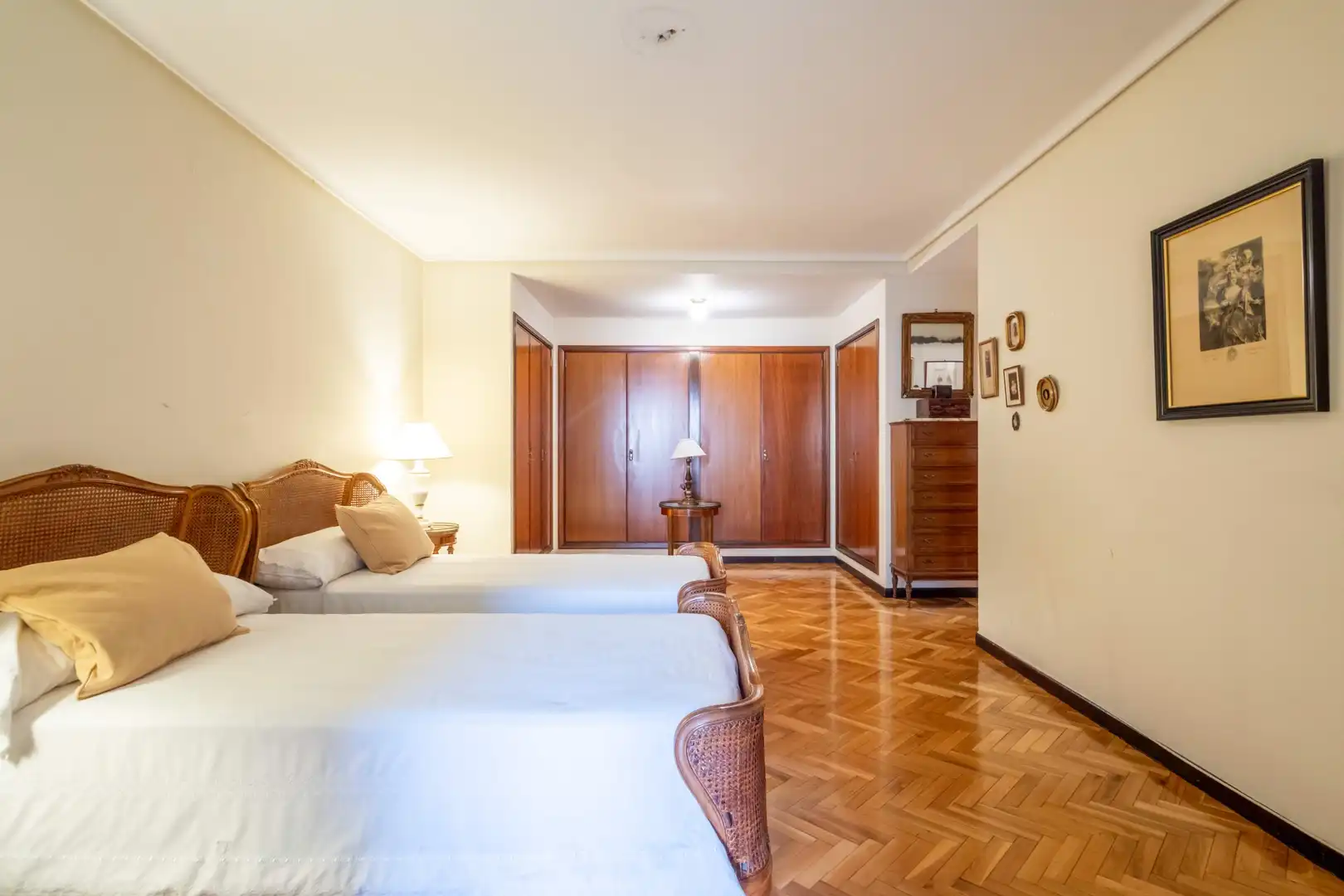 Habitación de Piso en venta en Zaragoza con Calefacción, Terraza y Balcón