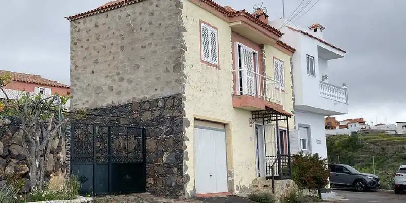 Houses for sale in Calle Era Grande, La Quinta - Taucho