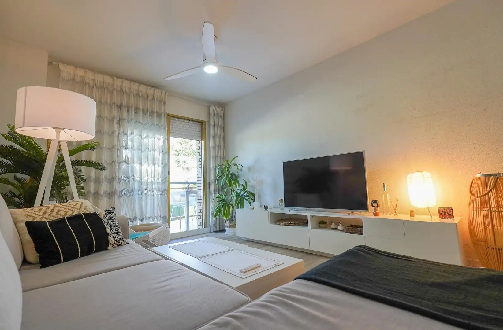 Living room of Flat for sale in Cambrils  with Private garden, Terrace and Balcony