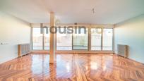 Sala d'estar de Àtic de lloguer en  Madrid Capital amb Aire condicionat, Calefacció i Parquet