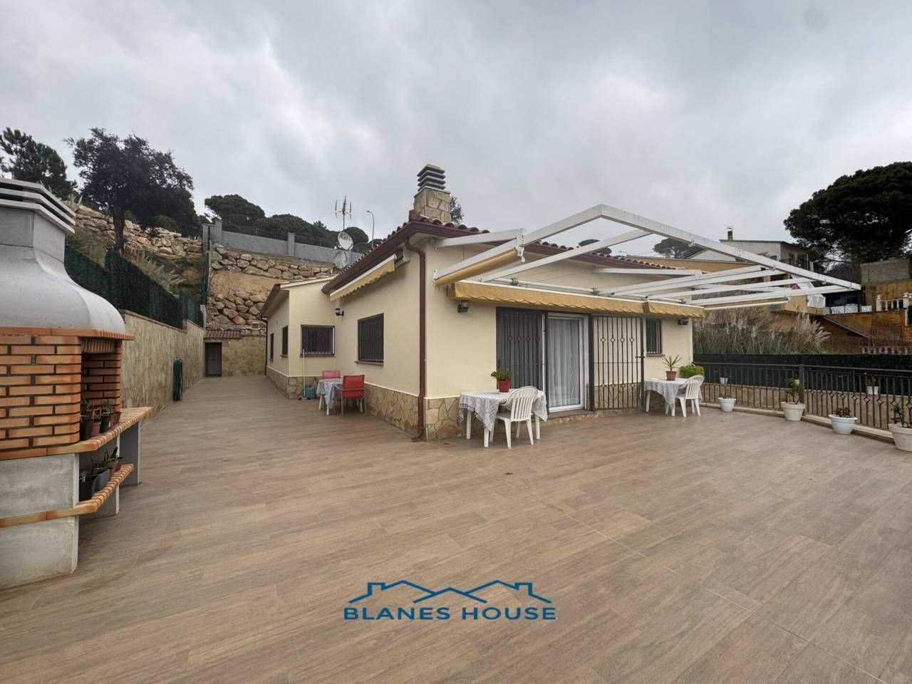 Vista exterior de Casa o xalet en venda en Lloret de Mar amb Calefacció, Jardí privat i Terrassa