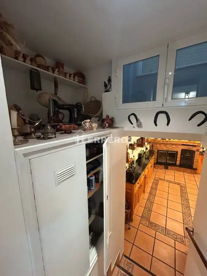Cocina de Casa adosada en venta en Baños de Río Tobía con Aire acondicionado, Calefacción y Parquet