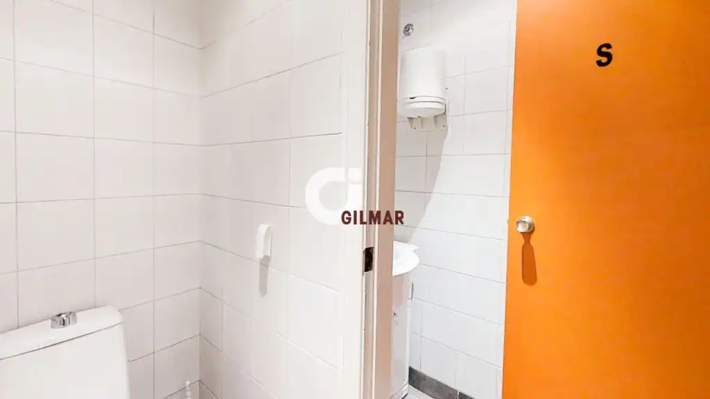 Bany de Oficina en venda en Alcobendas amb Aire condicionat i Calefacció