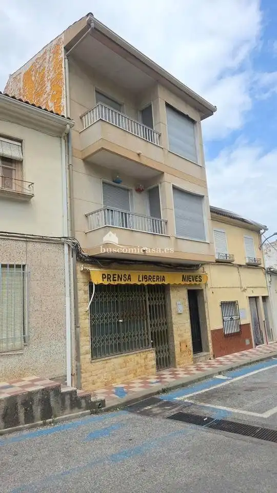 Vista exterior de Casa adosada en venta en Castillo de Locubín con Balcón