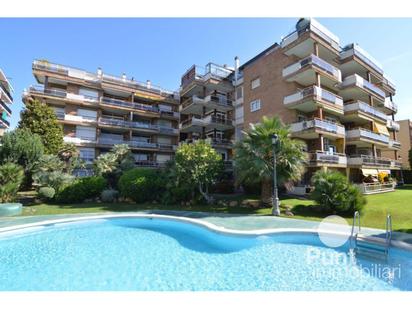 Exterior view of Flat for sale in Premià de Mar  with Air Conditioner, Terrace and Swimming Pool