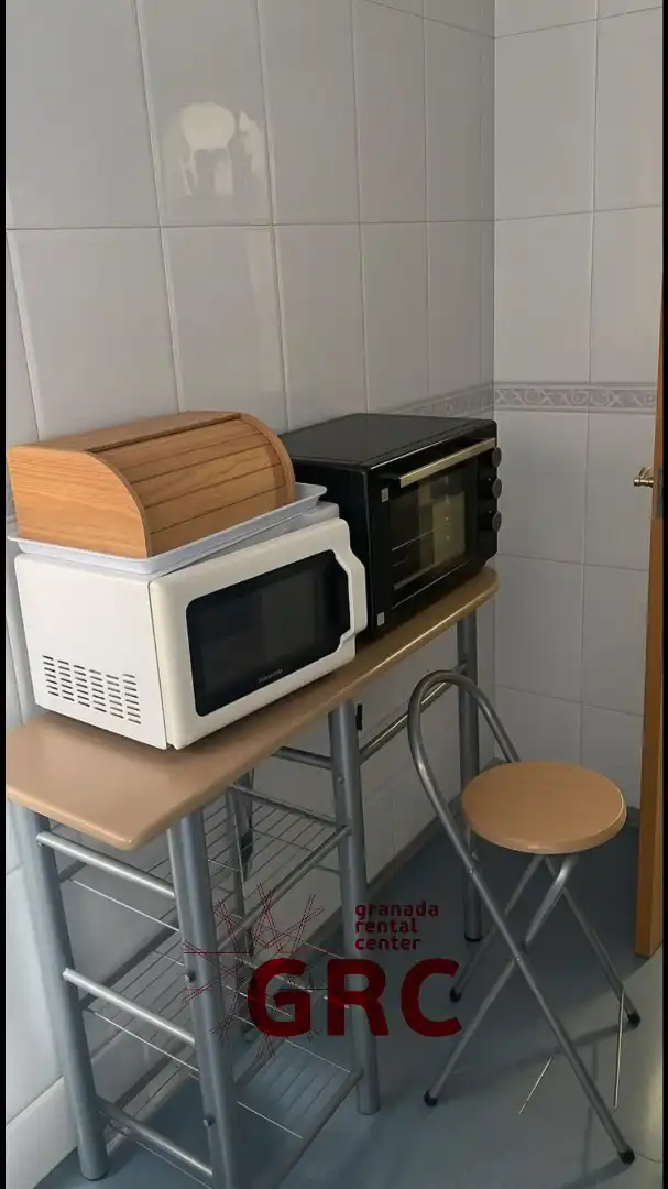 Kitchen of Flat for rent in Granada  with Heating, Furnished and Oven
