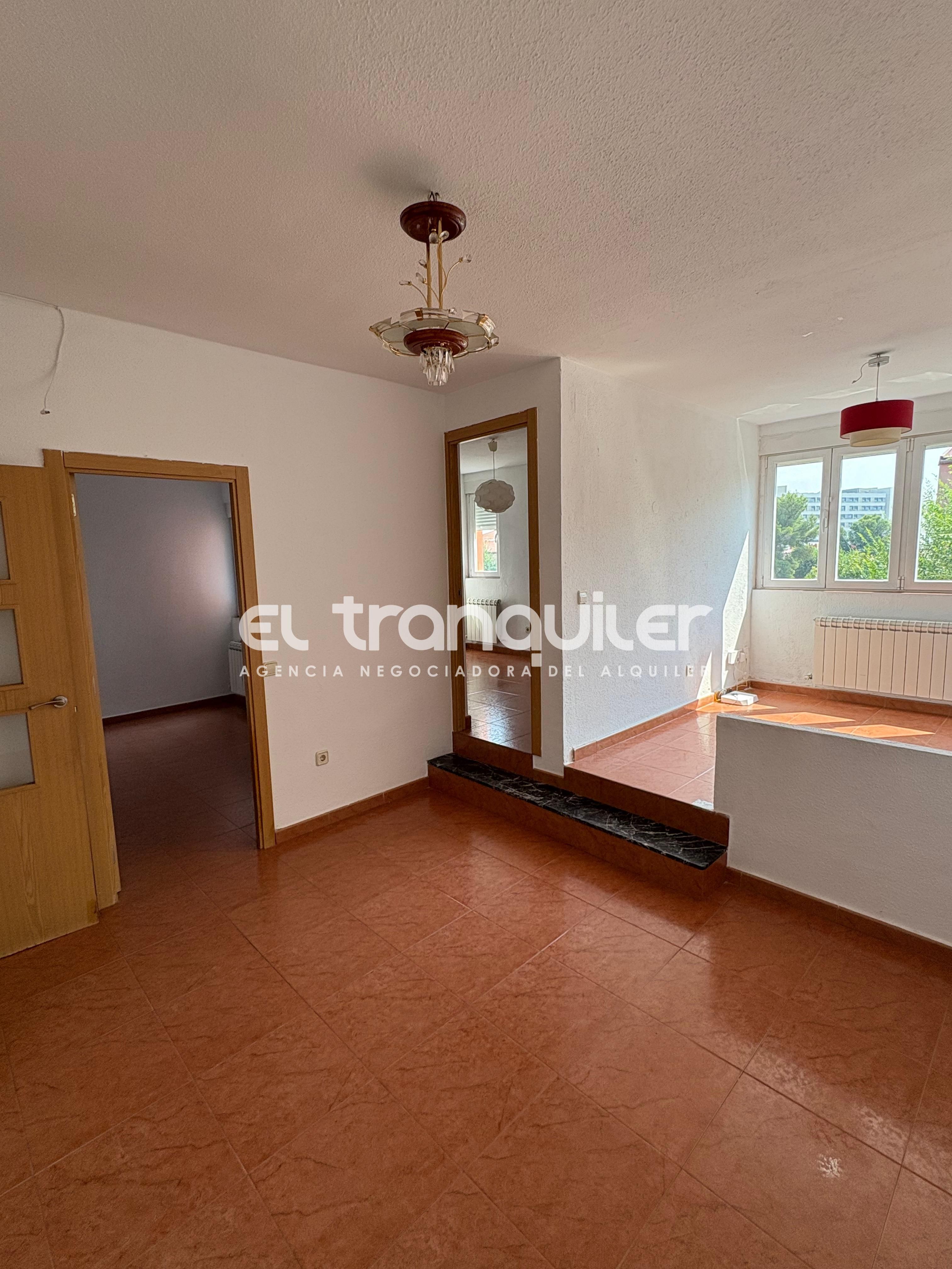 Flat for sale in Calle Tomelloso, Almendrales