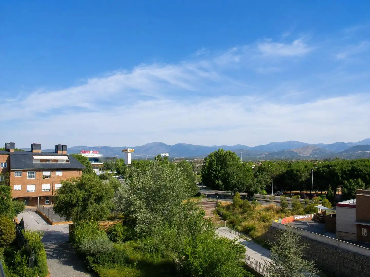 Vista exterior de Ático en venta en Collado Villalba con Calefacción, Jardín privado y Terraza