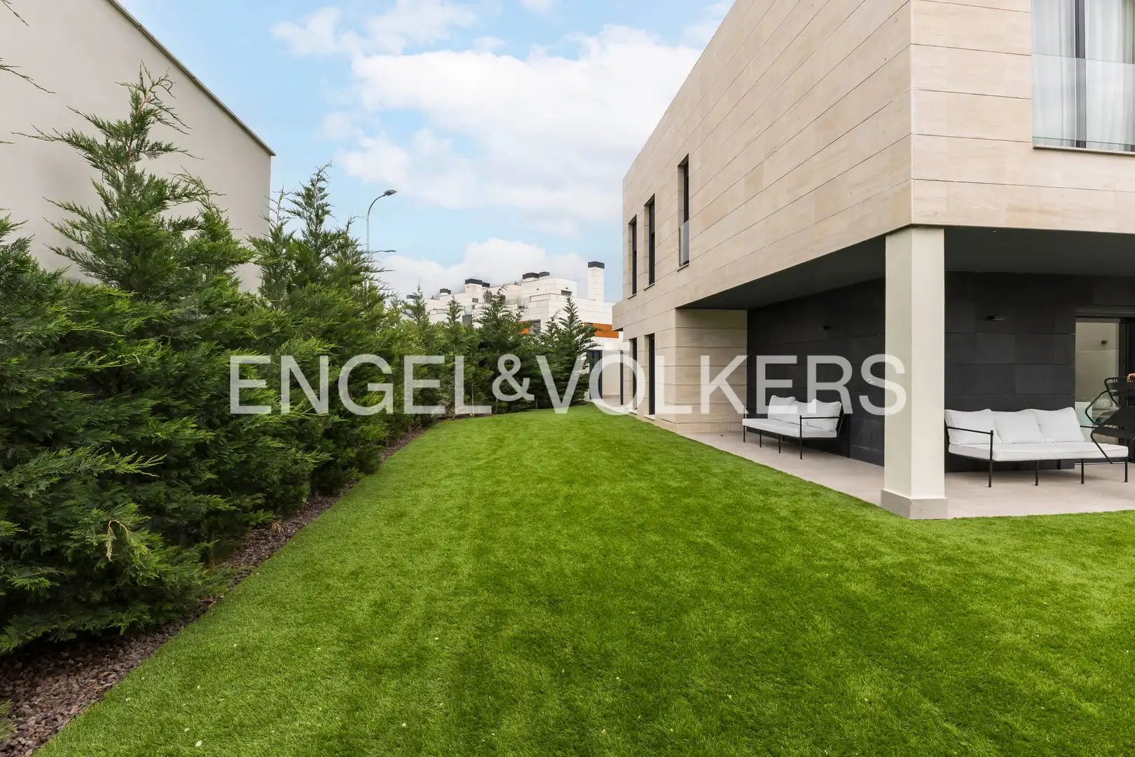 Terrassa de Casa o xalet de lloguer en Madrid amb Aire condicionat, Calefacció i Jardí privat
