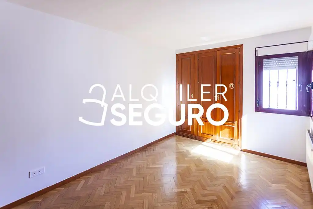 Dormitori de Casa o xalet de lloguer en Madrid amb Aire condicionat, Calefacció i Terrassa
