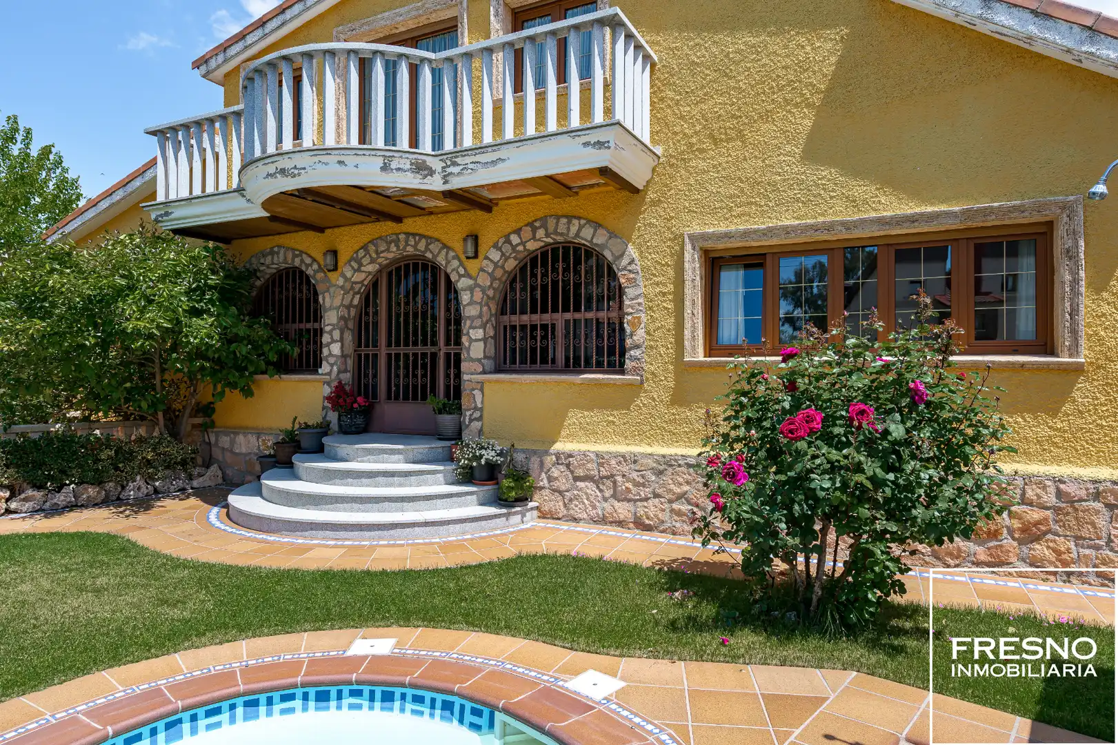 Vista exterior de Casa o xalet en venda en Cobeña amb Aire condicionat, Calefacció i Jardí privat