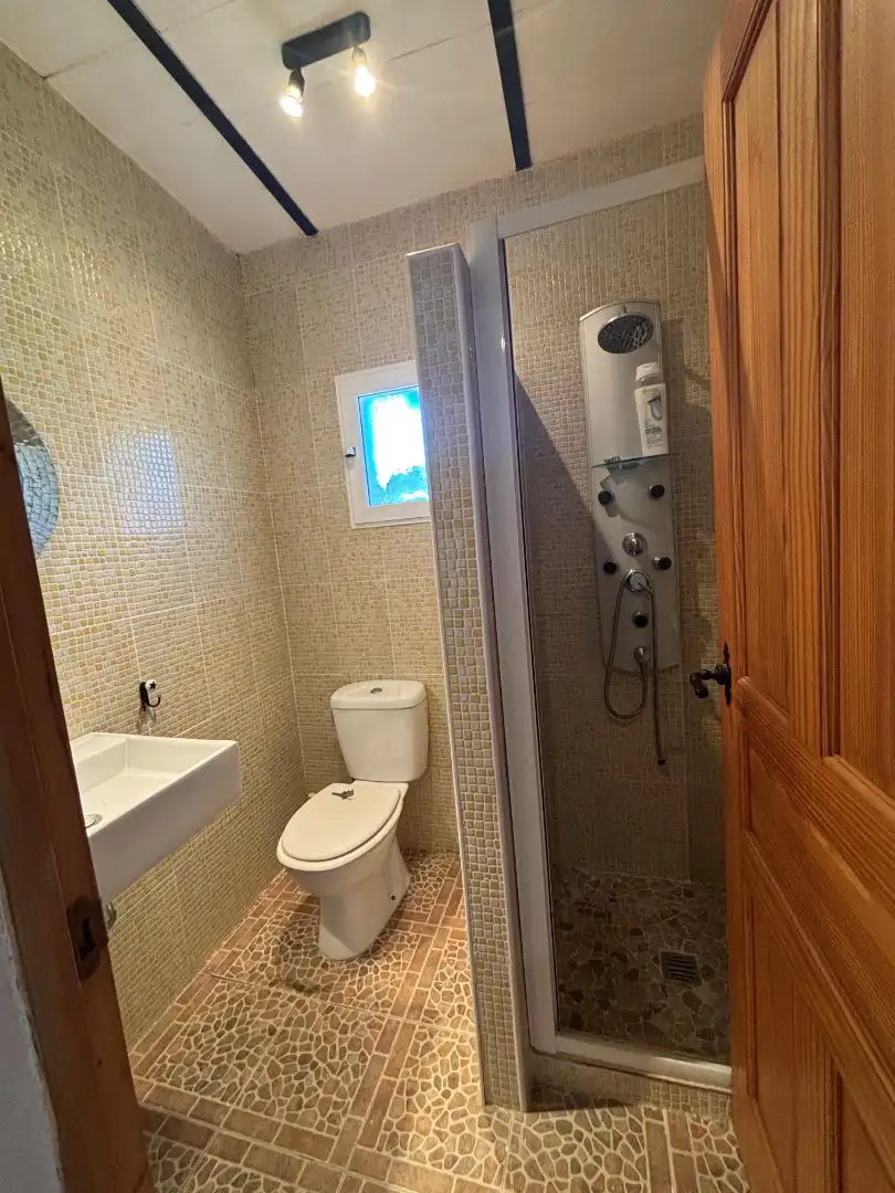 Baño de Finca rústica en venta en Almensilla con Aire acondicionado, Jardín privado y Terraza