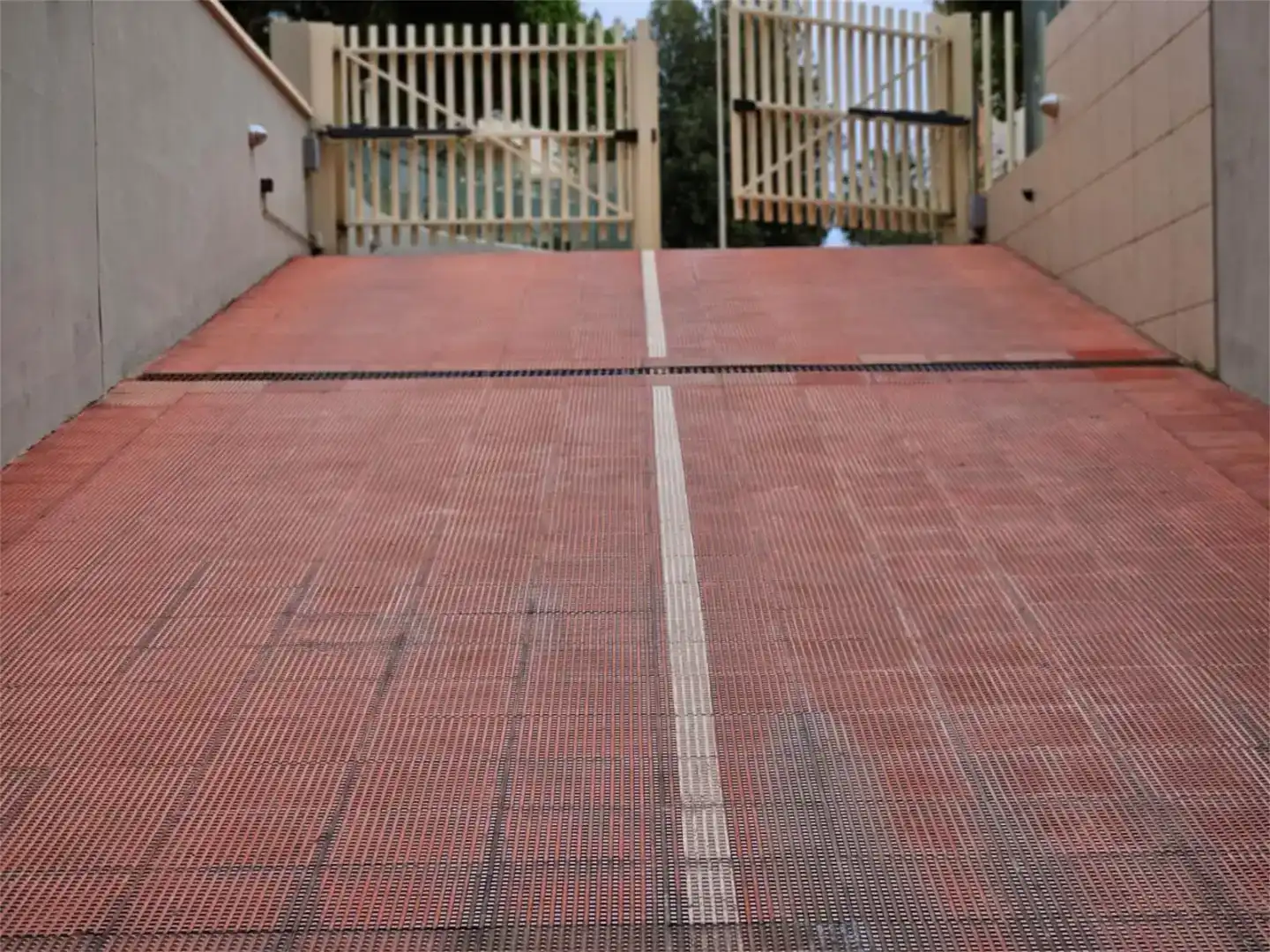 Vista exterior de Garatge de lloguer en Almería