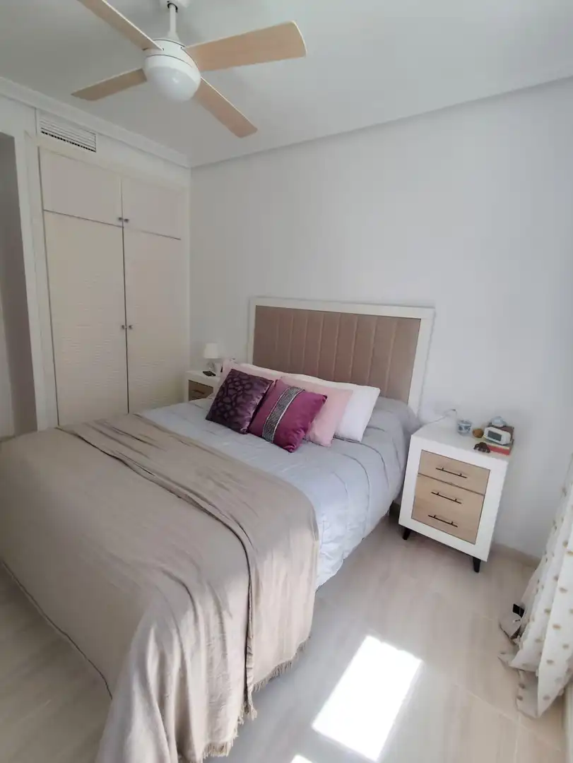 Schlafzimmer von Erdgeschoss zum Verkauf in Águilas mit Klimaanlage, Heizung und Privatgarten