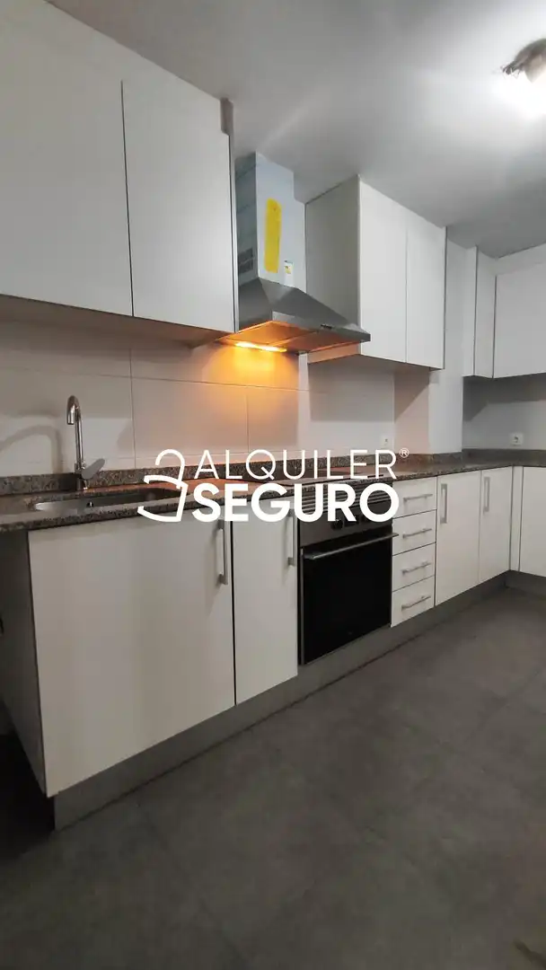 Kitchen of Flat for rent in Torrent  with Air Conditioner and Storage room