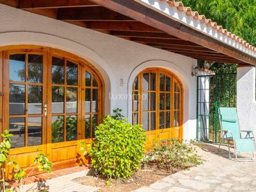 Detached house with pool for sale in Jesús Pobre