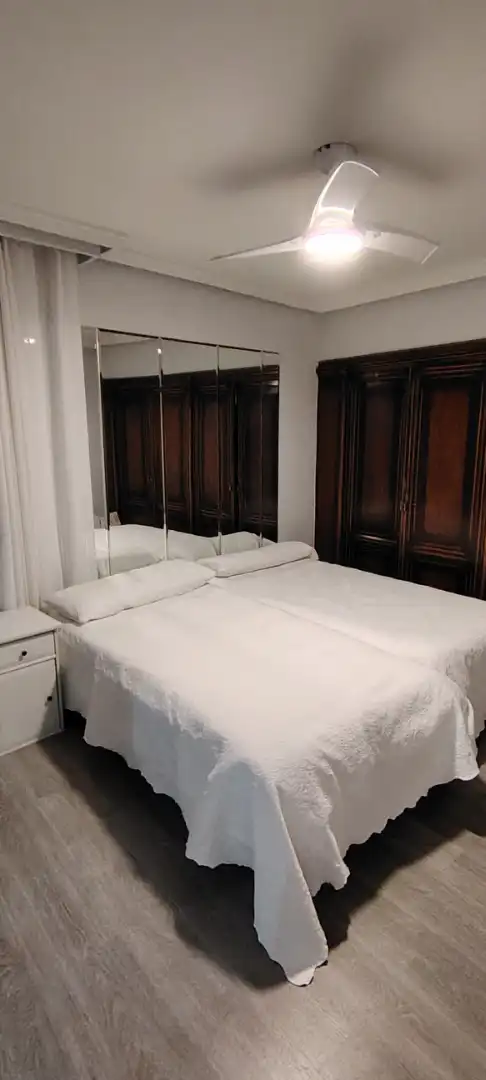 Bedroom of Flat for sale in Salamanca  with Heating, Parquet flooring and Furnished