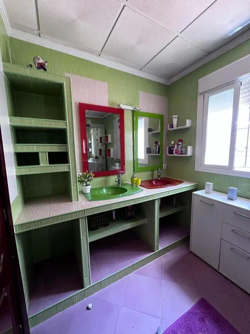 Bathroom of Houses for sale in Chiclana de la Frontera  with Private garden, Terrace and Balcony