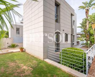 Vista exterior de Casa o xalet de lloguer en Godella amb Aire condicionat, Calefacció i Jardí privat