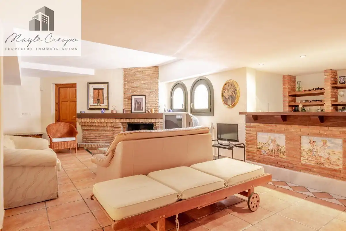 Sala de estar de Casa o chalet en venta en La Zubia con Aire acondicionado, Calefacción y Jardín privado