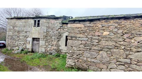 PROPIEDAD DE 2 CASAS Y 2 ALPENDRES PARA REHABILITAR