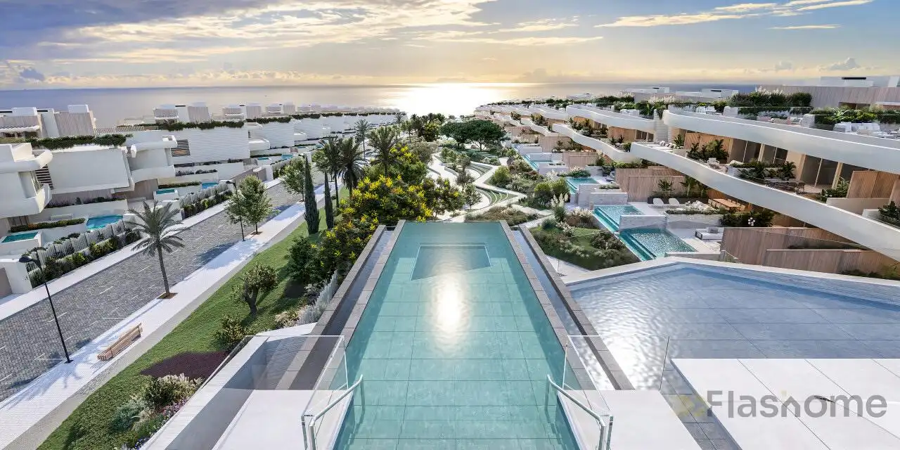 Chalet con piscina en venta en Río Real - Los Monteros, imagen 2