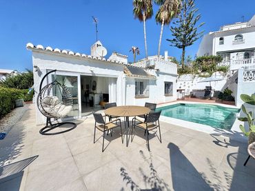 Chalet con piscina en venta en Calahonda