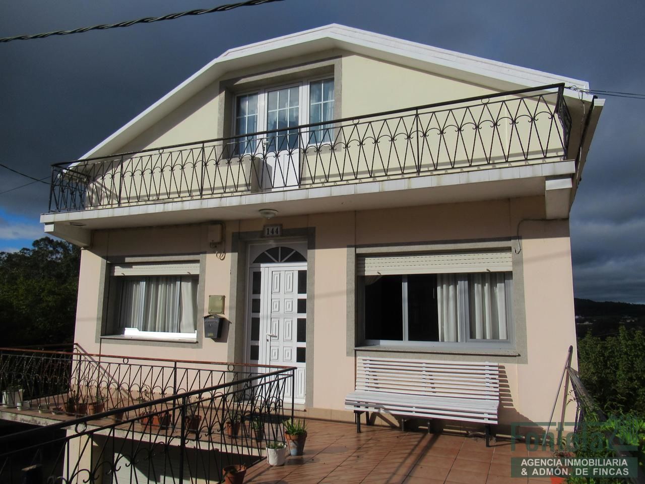 Vista exterior de Casa o xalet en venda en Paderne amb Calefacció, Jardí privat i Terrassa