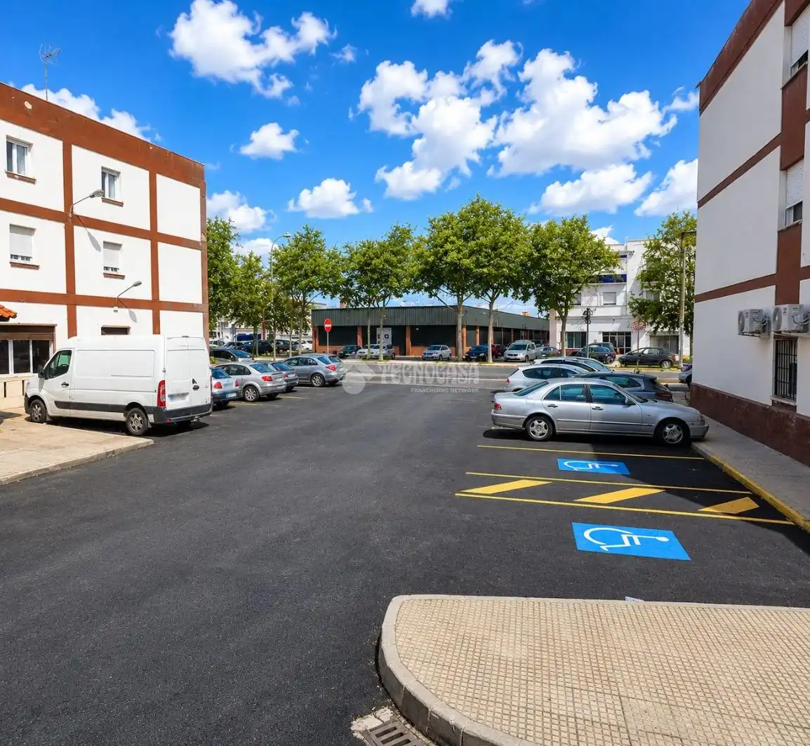 Parking de Piso en venta en Isla Cristina con Aire acondicionado, Terraza y Amueblado
