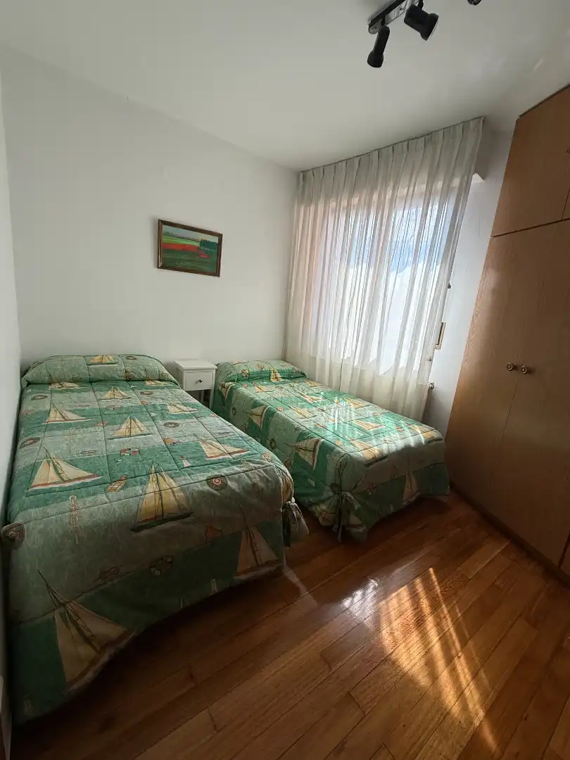 Dormitori de Pis en venda en Bilbao  amb Calefacció, Terrassa i Moblat