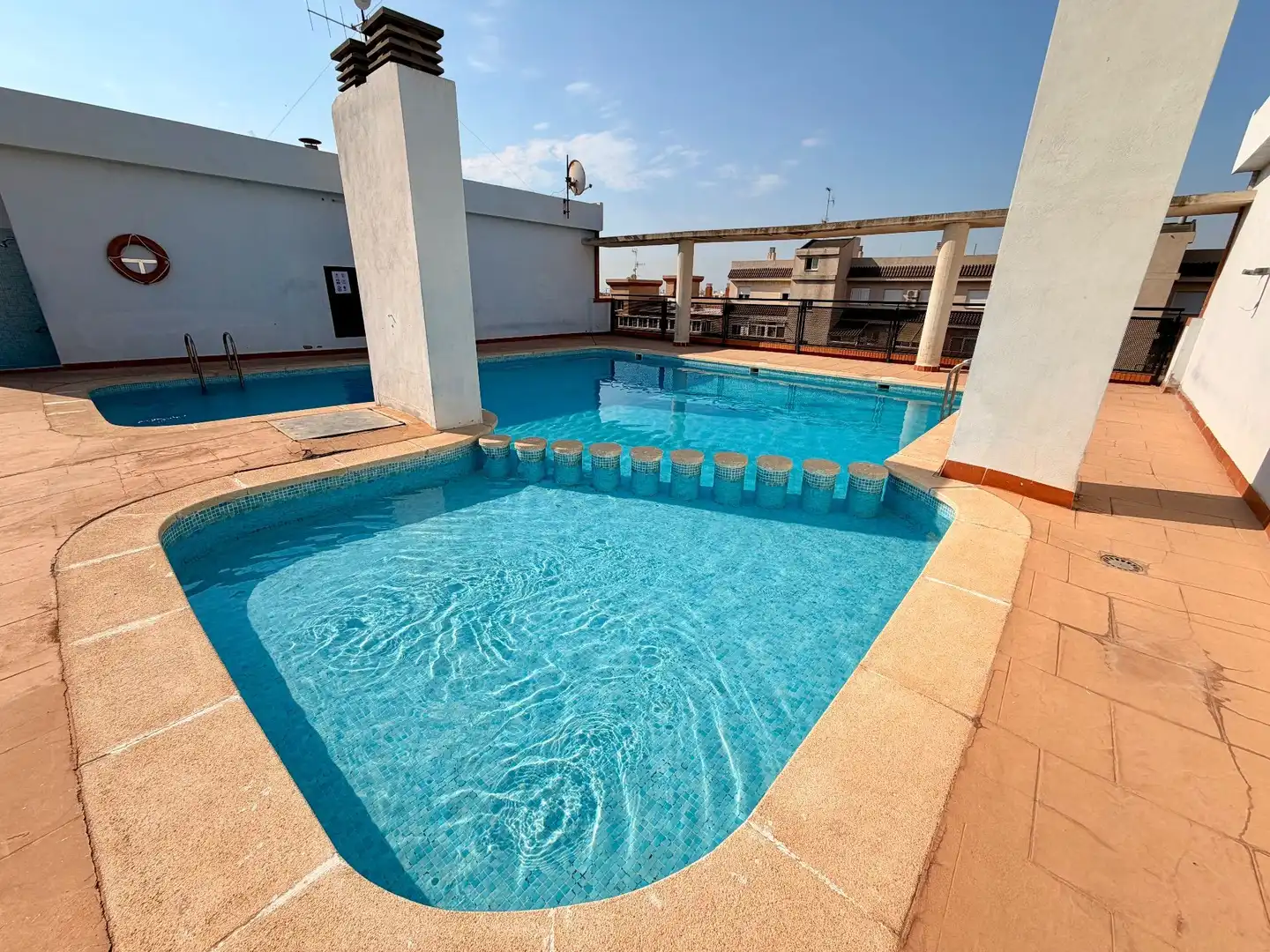 Pis amb piscina en venda a VENT DE GREGAL