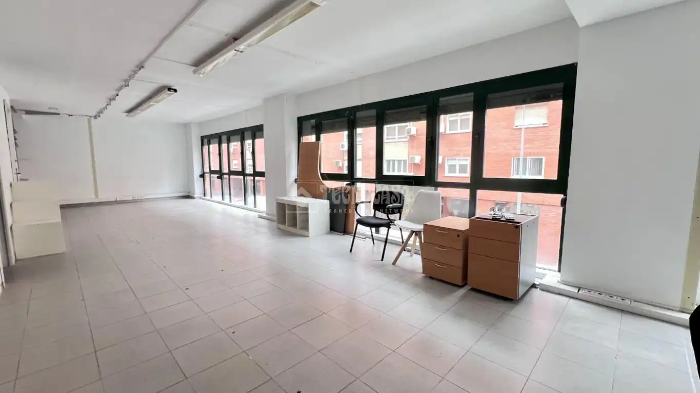 Office for rent in Alcalá de Henares  with Air Conditioner and Terrace