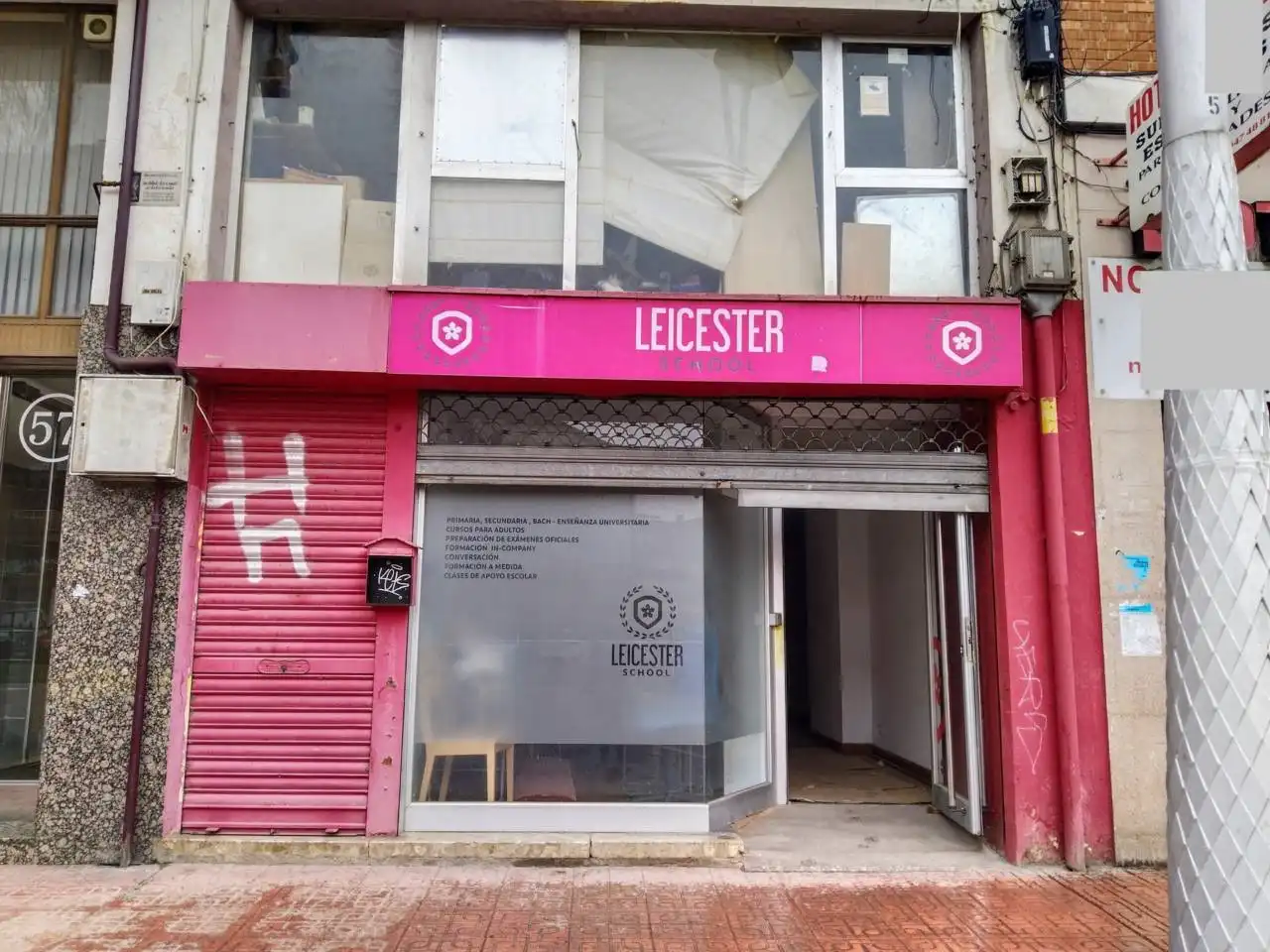 Local comercial en venta en Avenida Derechos Humanos, imagen 2