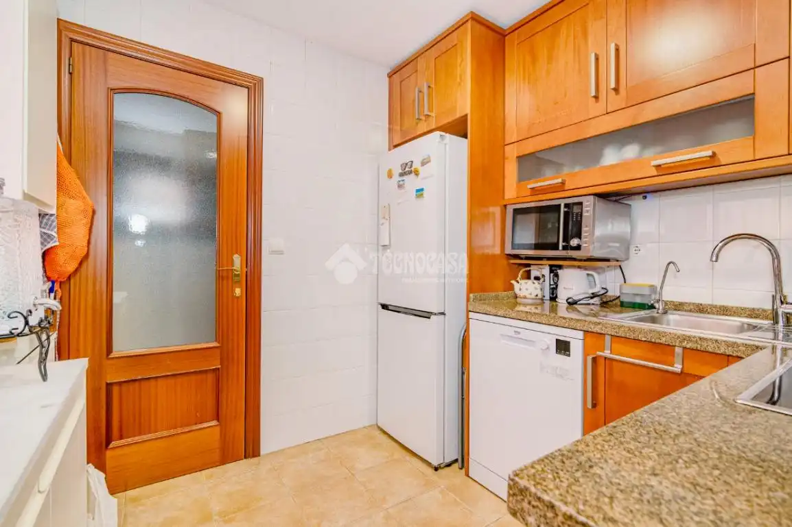 Cocina de Piso en venta en Lucena con Aire acondicionado y Amueblado