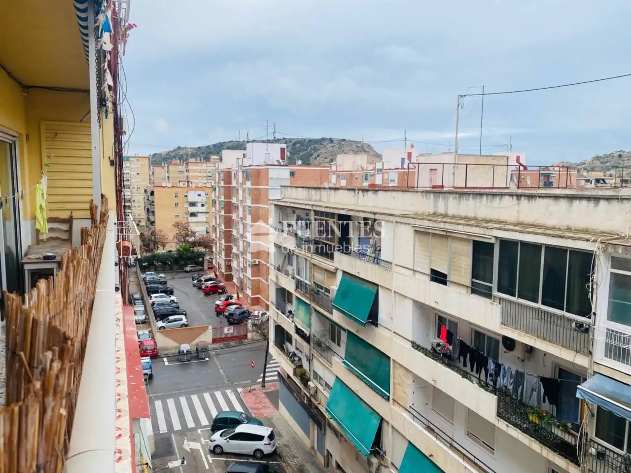 Außenansicht von Wohnung zum Verkauf in Alicante / Alacant mit Parkett und Terrasse