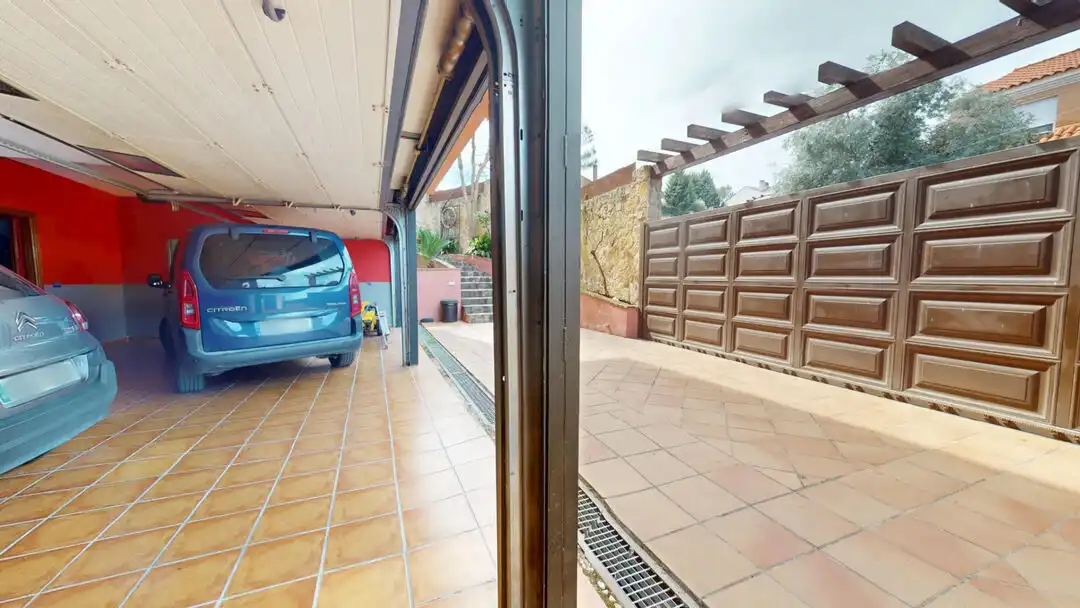 Parking of Houses for sale in Campo Real  with Air Conditioner, Heating and Private garden