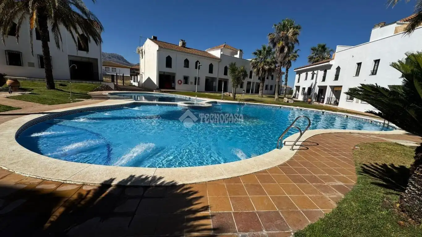 Piscina de Pis en venda en Iznalloz