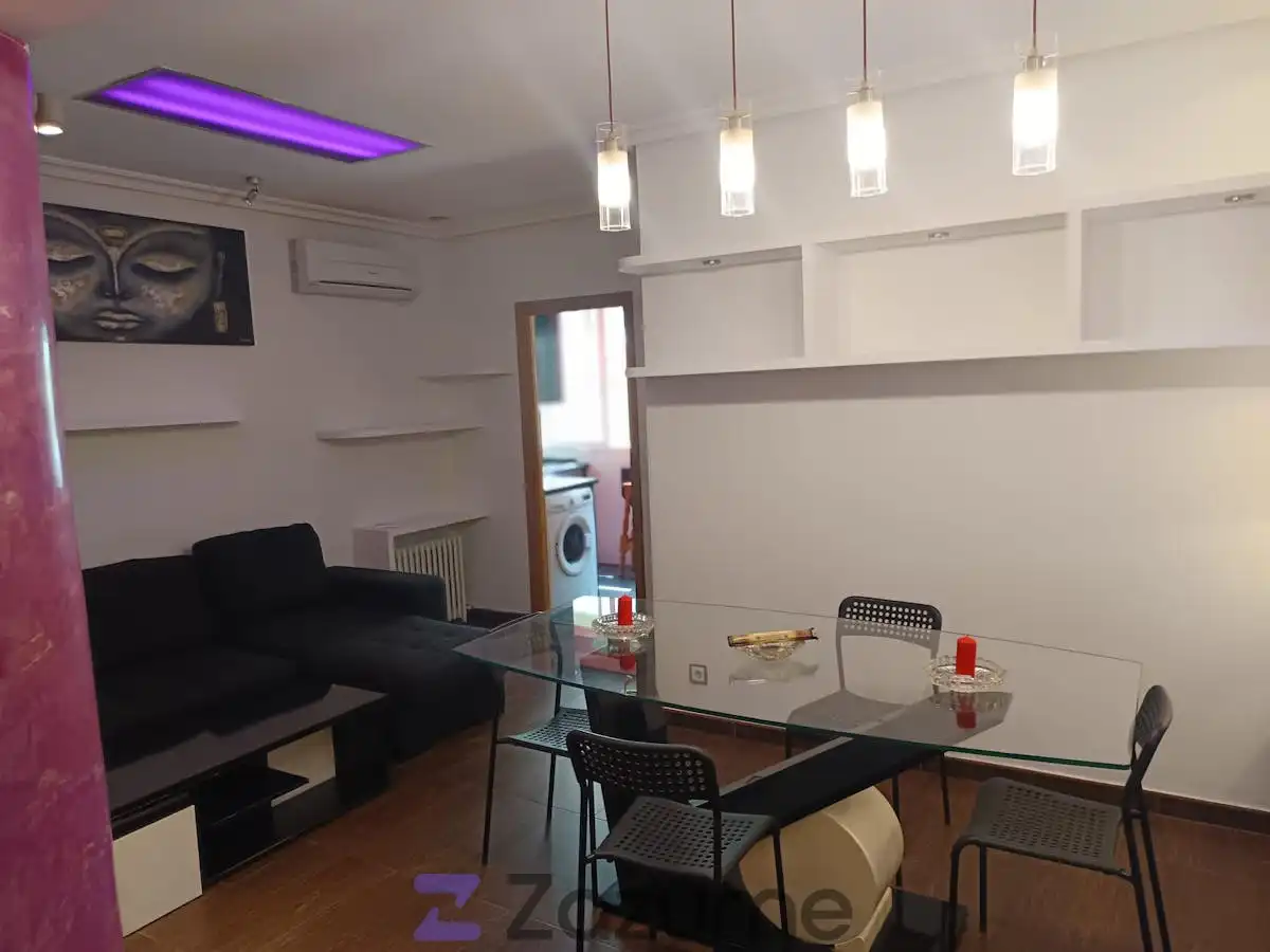 Living room of Flat for rent in Madrid  with Air Conditioner, Heating and Parquet flooring